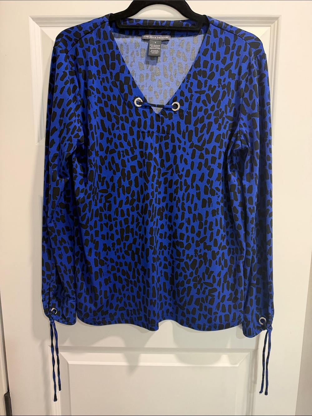 Chelsea & Theodore Royal Blue and Black Animal-Print V-Neck Long Sleeve Top